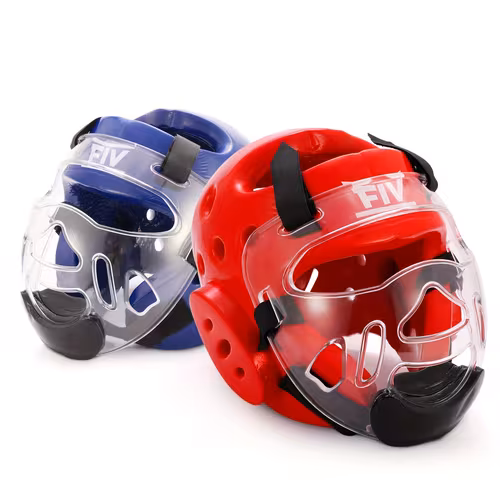 Casque avec masque pour arts martiaux annoncé